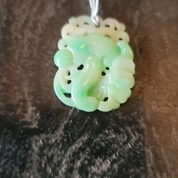 Green Jadeite 2 Sided Pendant - Picture 3 of 3